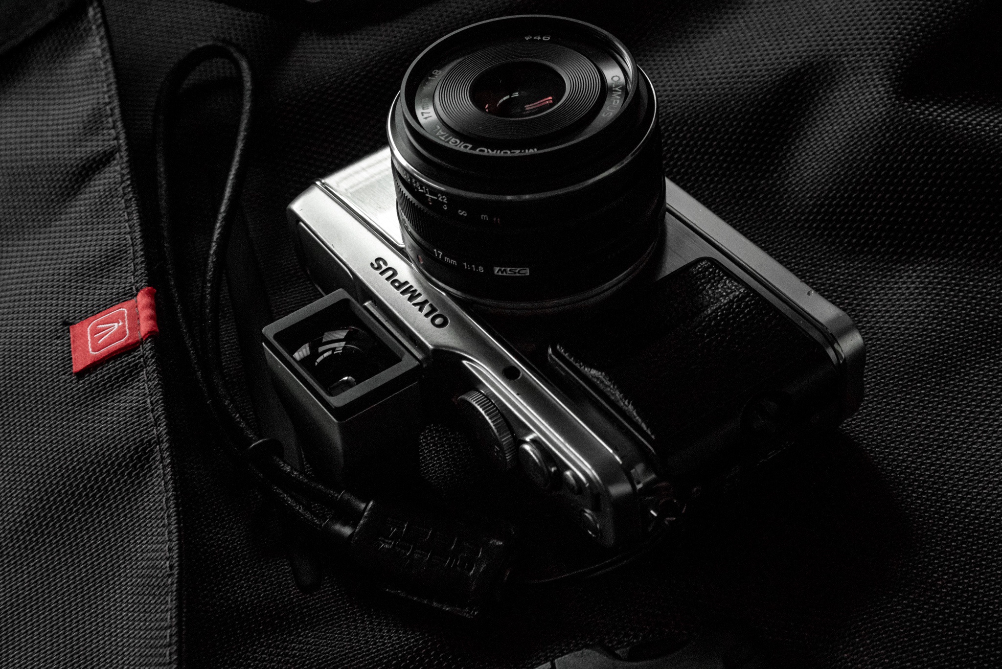 【悲報】OLYMPUS PEN E-P7が最後機になる可能性、スマホ派と「存在価値」でレスバ勃発